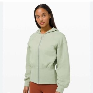 LULULEMON HUGGED WAIST SWEATSHIRT SIZE 4.. #7397